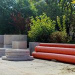 Cum se desfășoară o lucrare completă de amenajare exterior incintă
